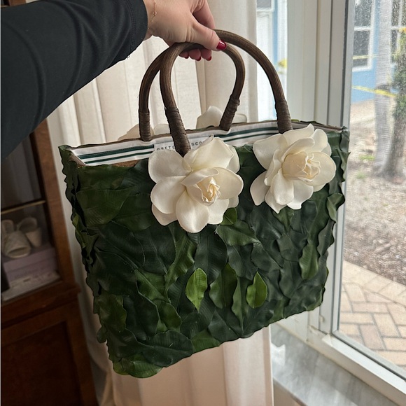 Gretchen Scott Designs Handbags - Gretchen Scott Designs White / Green Floral Handle Bag